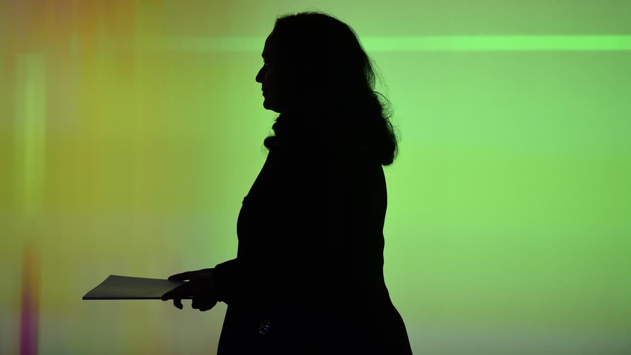 Desigualdad Salarial: La diferencia en paga entre latinas  y hombres blancos por el mismo trabajo continúa