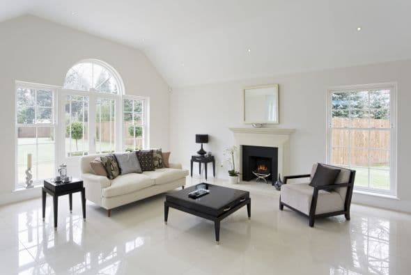 Finalmente, tenemos el blanco. El color de la pureza es ideal para transmitir neutralidad y limpieza. Está relacionada con el elemento de metal. Colores y tonos metálicos como el plateado o hasta el gris también entran dentro de estas características.