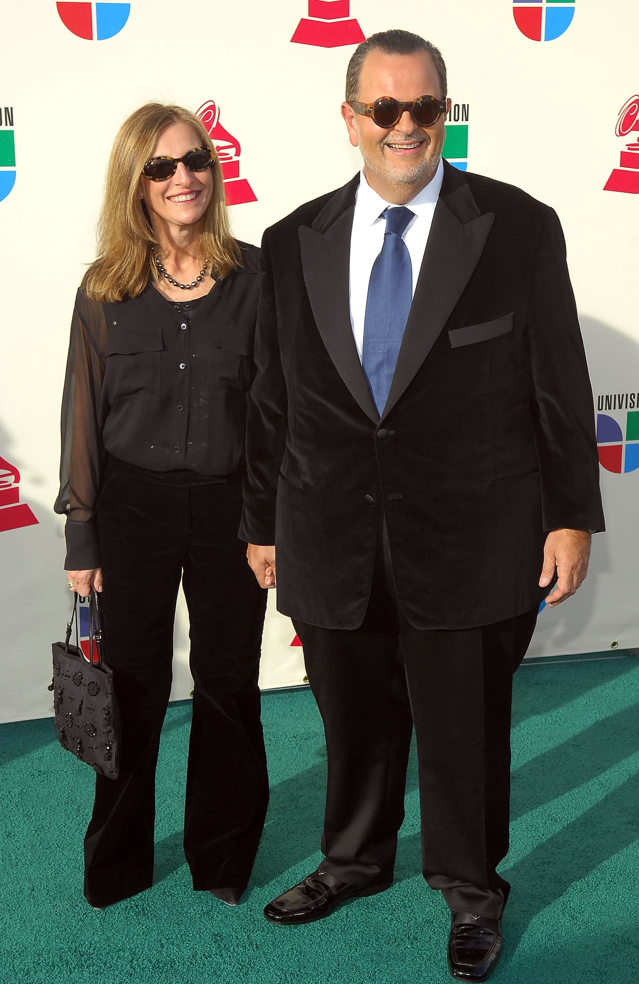 2007. Sin duda, Raúl no se complica la vida cuando de atuendo se trata, el negro siempre será su salvación.