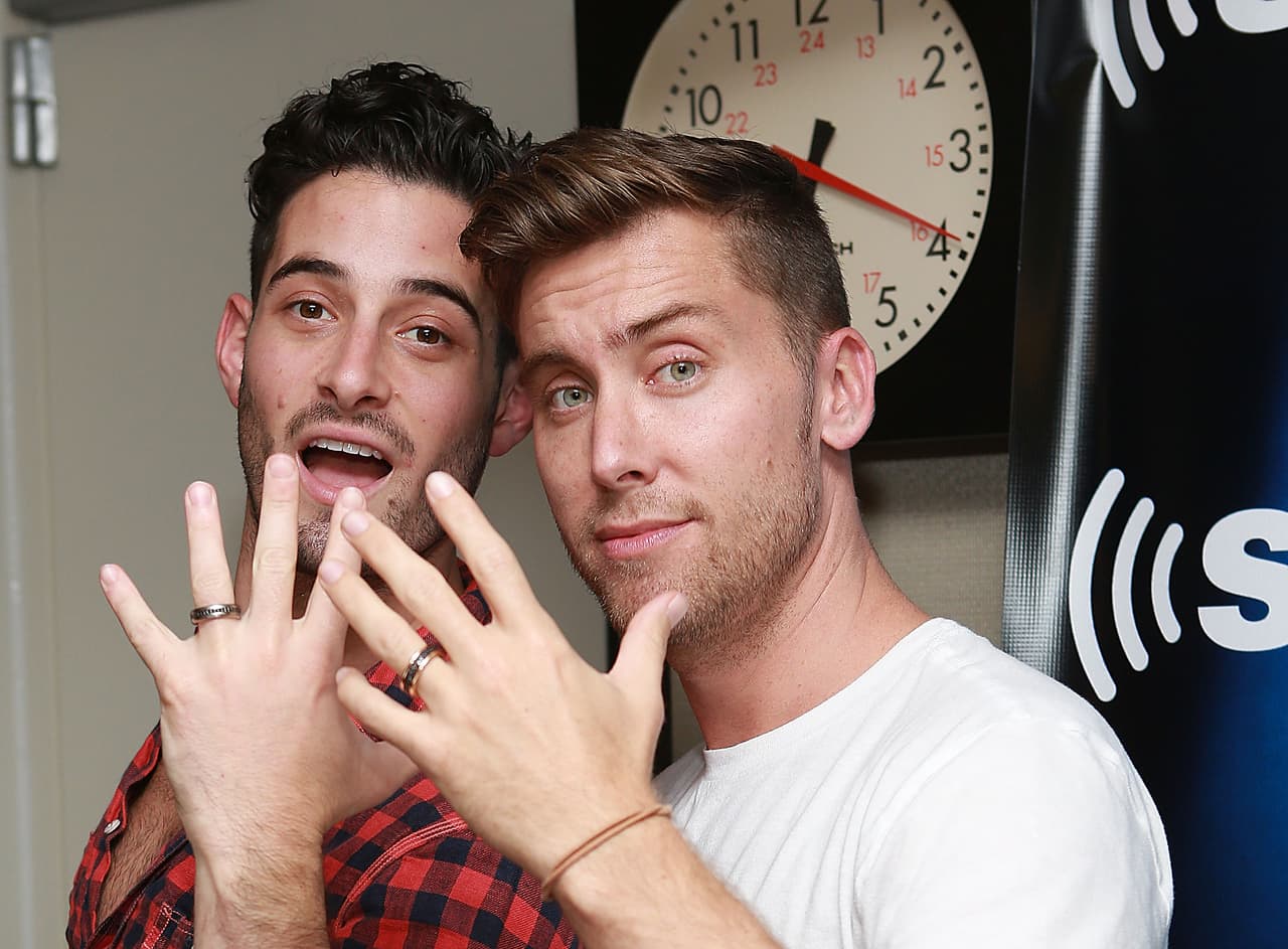 El cantante de NSync Lance Bass se casó con el artista Michael Turchin el 20 de diciembre de 2014.