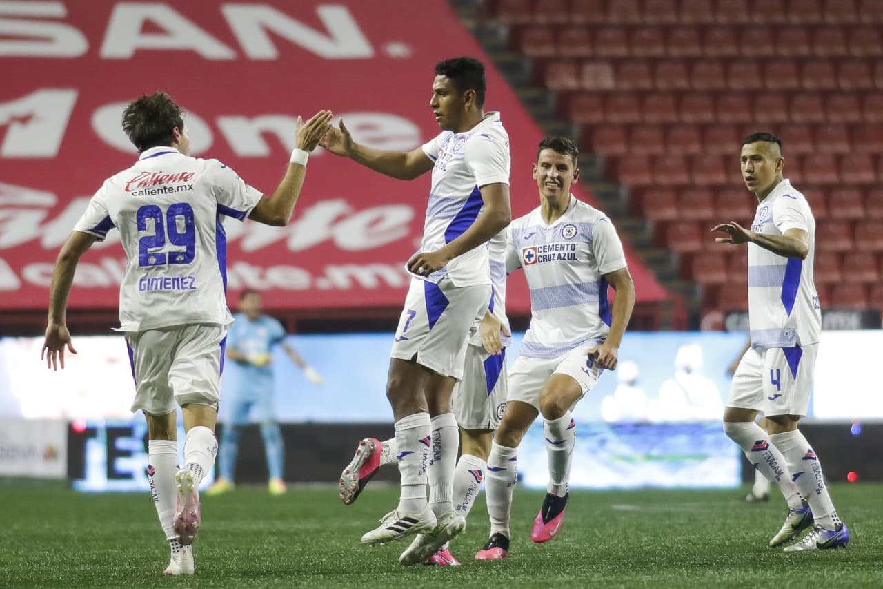 Con goles de Santi Giménez y Jonathan Rodríguez, la Máquina del Cruz Azul vence a los Xolos de Tijuana y regresan a casa con los tres punto y el liderato del torneo.