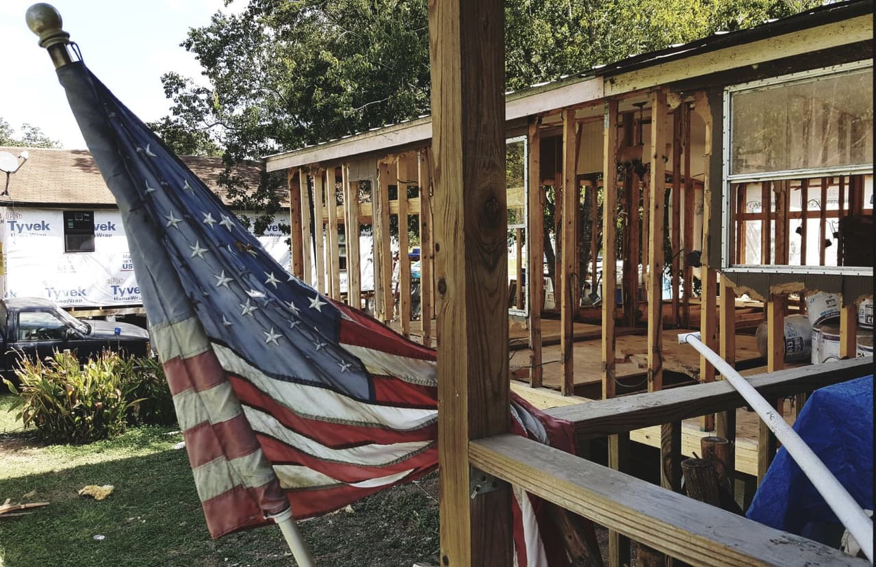 Especial: La Grange, una ciudad que se recupera del huracán Harvey con fe y esperanza