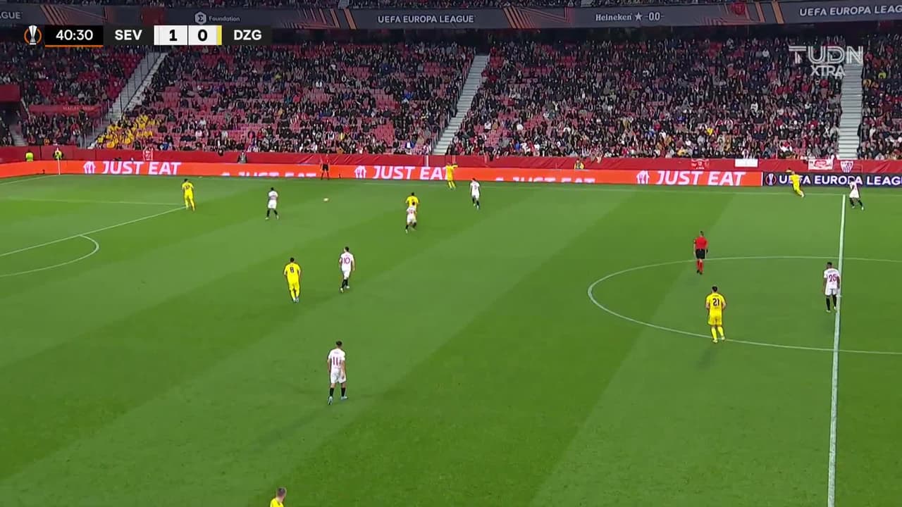 Orsic empató para el Dinamo tras grosero error del Sevilla