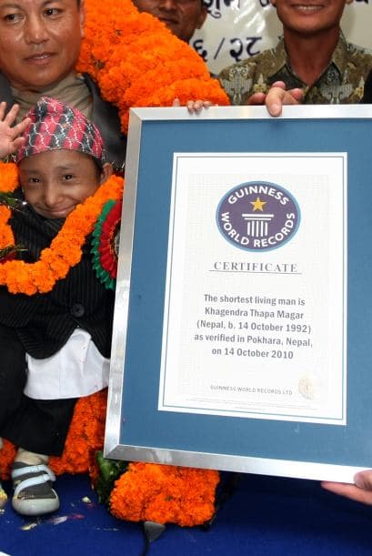 Los médicos locales están perplejos, pero carecen de instalaciones para practicarle exámenes más detallados.