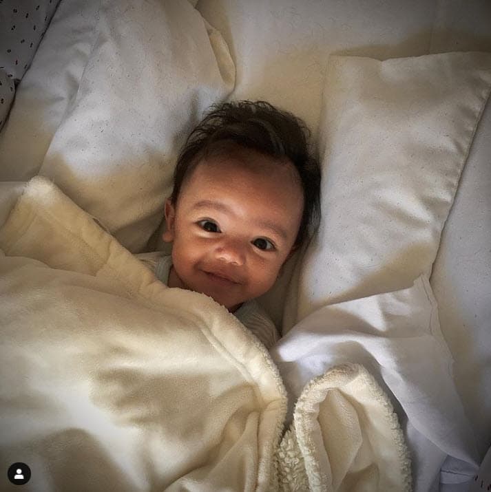 Conforme va creciendo, el pequeño va mostrando más parecido físico con su famoso abuelo.