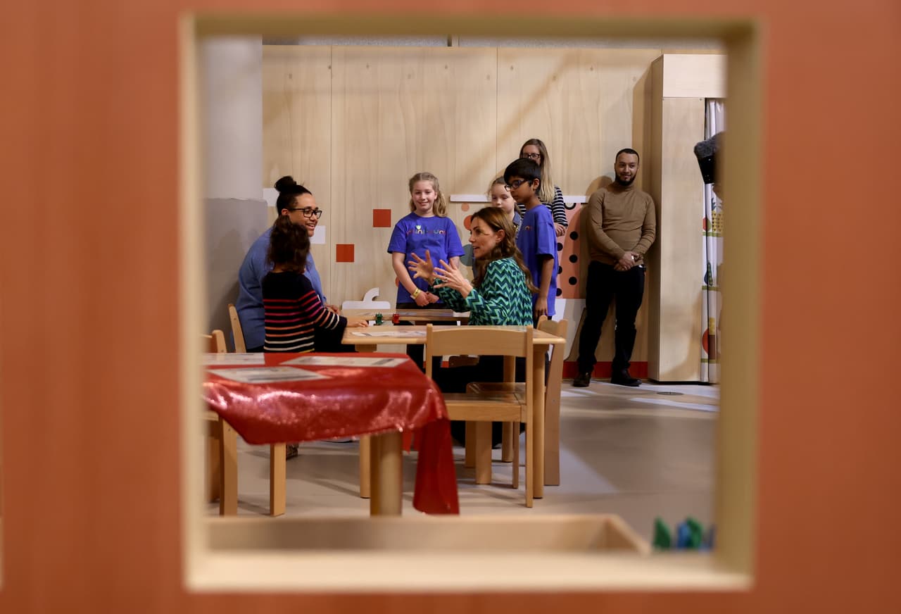 Al día siguiente, la duquesa de Cambridge visitó MiniBrum, un mundo interactivo infantil ubicado en el Museo de Ciencias de Birmingham.