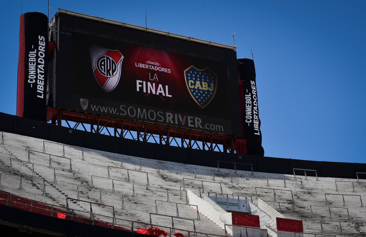 BUENOS AIRES, ARGENTINA - NOVEMBER 25: General view of Monumental Stadium prior the second leg of the final of Copa CONMEBOL Libertadores 2018 between River Plate and Boca Juniors at Estadio Monumental Antonio Vespucio Liberti on November 25, 2018 in Buenos Aires, Argentina. The match was postponed again today due to the attacks suffered by players of Boca Juniors on their arrival to the stadium yesterday. (Photo by Marcelo Endelli/Getty Images)
