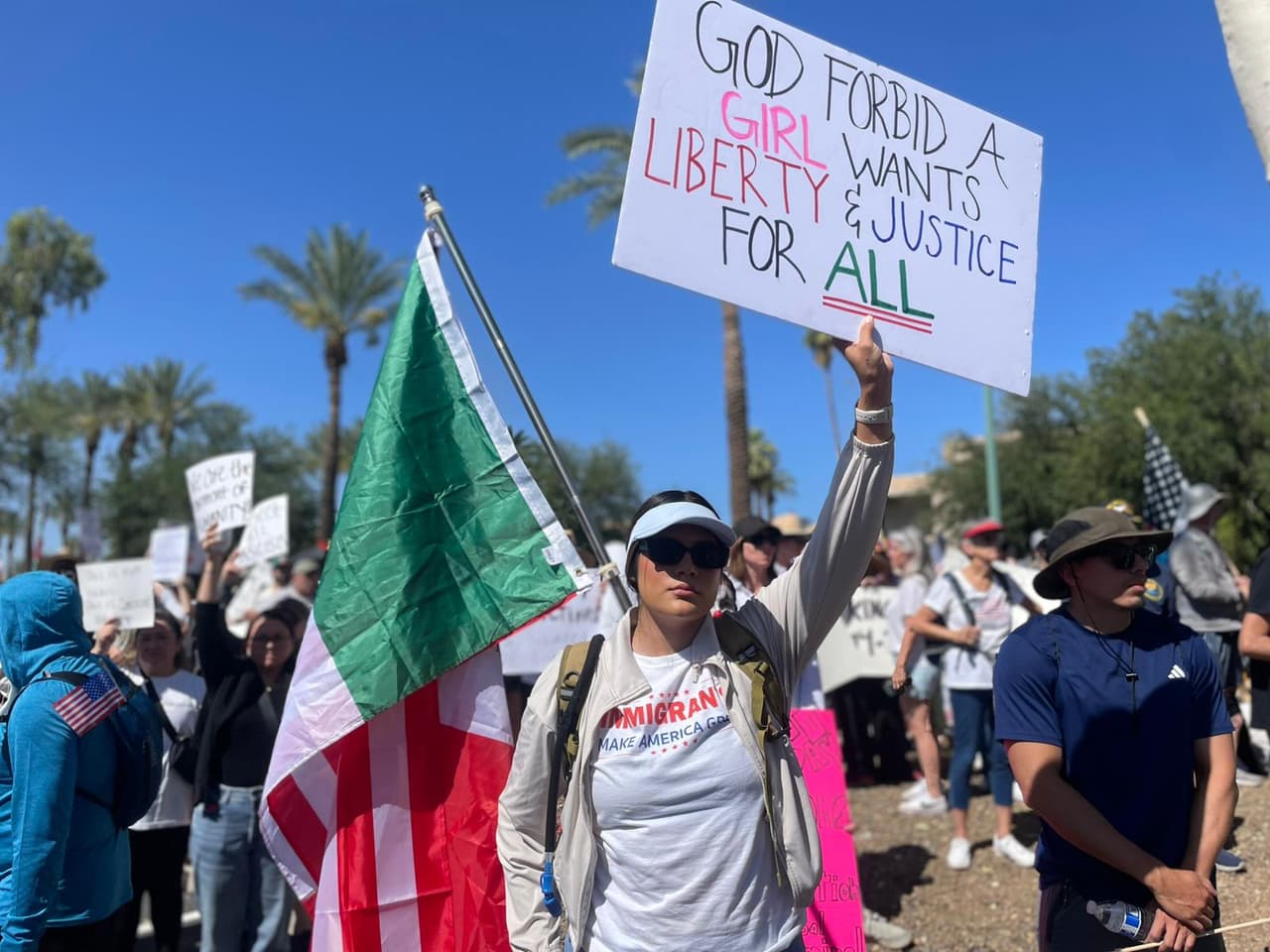 El Capitolio estatal de Arizona fue epicentro de la 
<b>movilización 'No Kings' </b>más grande del estado.