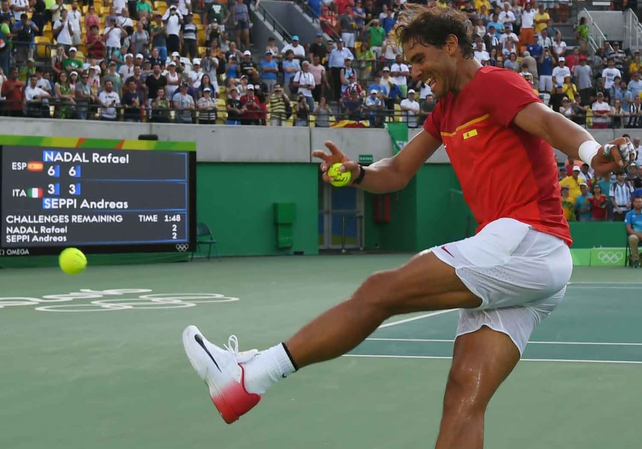 Rafael Nadal se impuso al italiano Andreas Seppi por 6-3 y 6-3 para situarse en los octavos de final del torneo masculino de Río 2016 y salvar el desastre español de la jornada, que contempló la eliminación de David Ferrer, Carla Suárez y Garbiñe Muguruza.