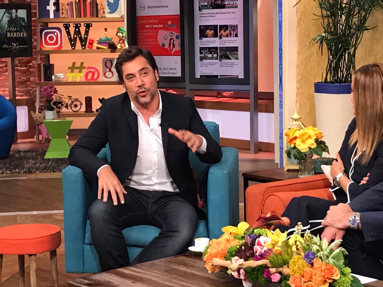 El multi-galardonado actor español se sintió muy a gusto de poder trabajar con la súper estrella Johnny Depp en su papel del 
<i>Captain Jack Sparrow.</i>