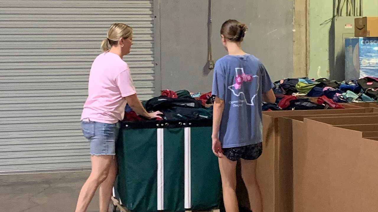 La organización sin fines de lucro BEAR (BE A Resource for CPS Kids) es la encargada de este proyecto para ayudar a los menores que cuida el CPS.