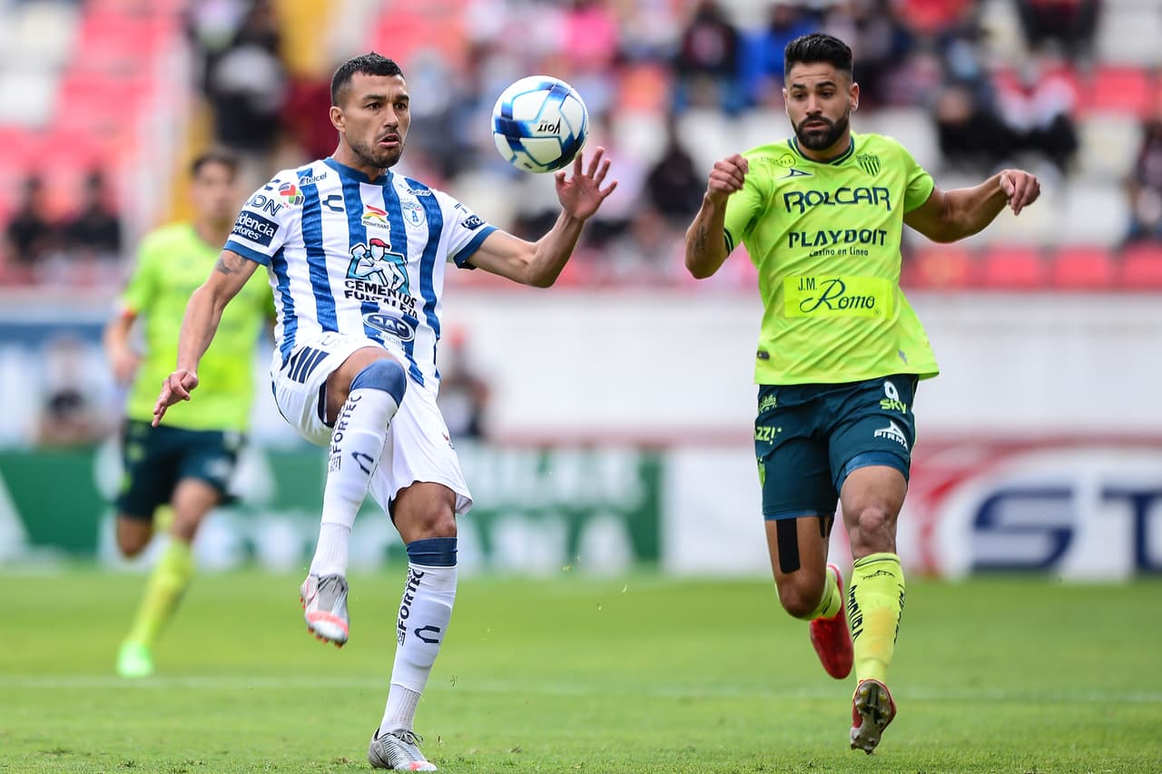 Pachuca controla el partido de principio a fin y pasan por encima de los Hidrorayos con una goleada de 1-3.