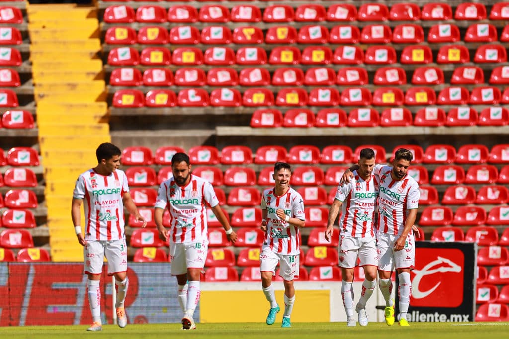 Necaxa, con Milton Giménez como gran protagonista, derrotó fuera de casa a Gallos. El delantero de Rayos hizo los dos goles de su equipo e incluso un autogol.