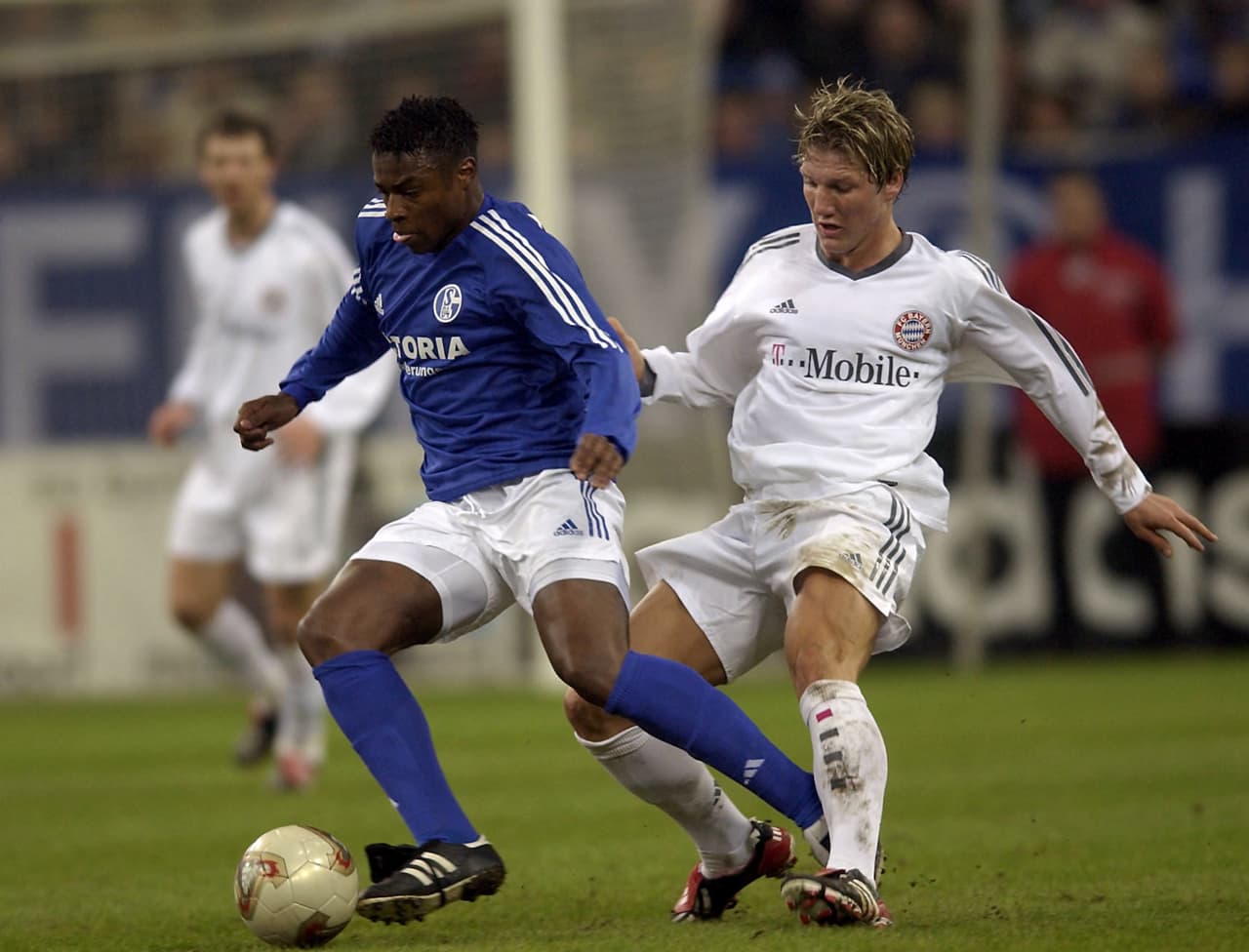 Debutó en la Bundesliga en el 2003, ese año llegaría su primer campeonato liguero.