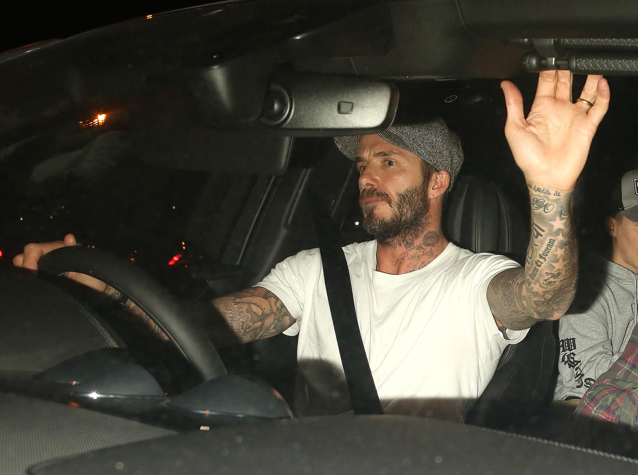 Ante la insistencia de los fotógrafos...