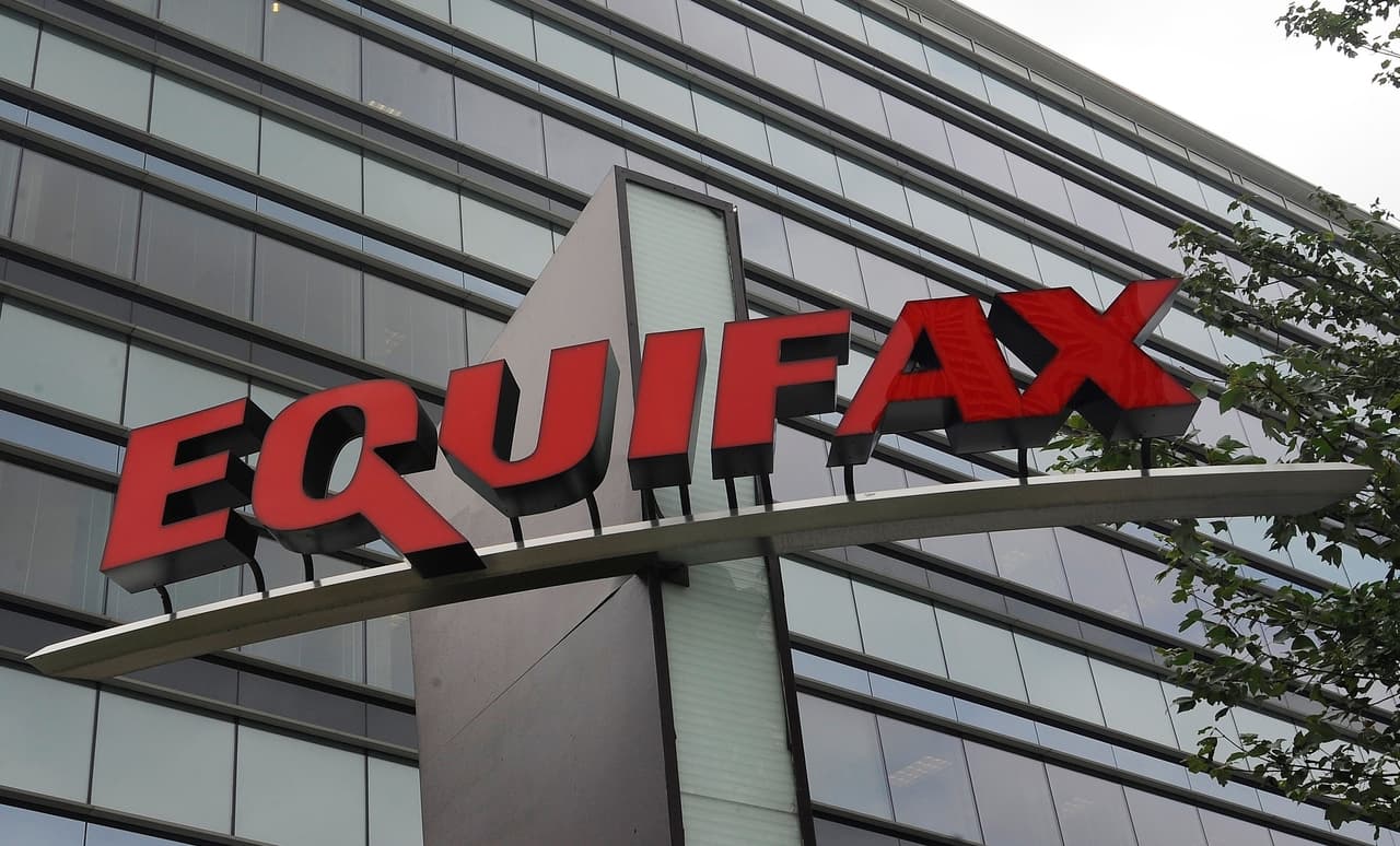 Podrías recibir hasta $125 o 10 años de monitoreo de crédito tras ataque cibernético de Equifax
