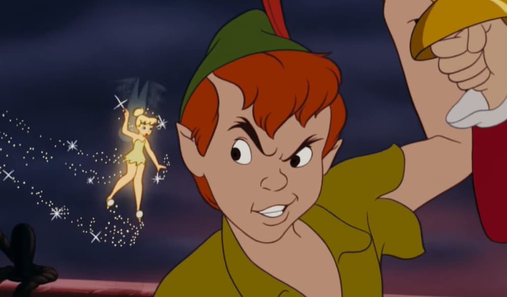 <b>Peter Pan</b>
<br>El villano de la película no es otro que Peter Pan, el niño del País de Nunca Jamás cuyo mayor sueño era convertirse en adulto.
<br>