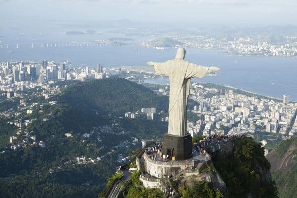 Por su parte, el Fondo Monetario Internacional nos dice cuáles son los países latinoamericanos más endeudados, igualmente con respecto a su PIB en 2012.