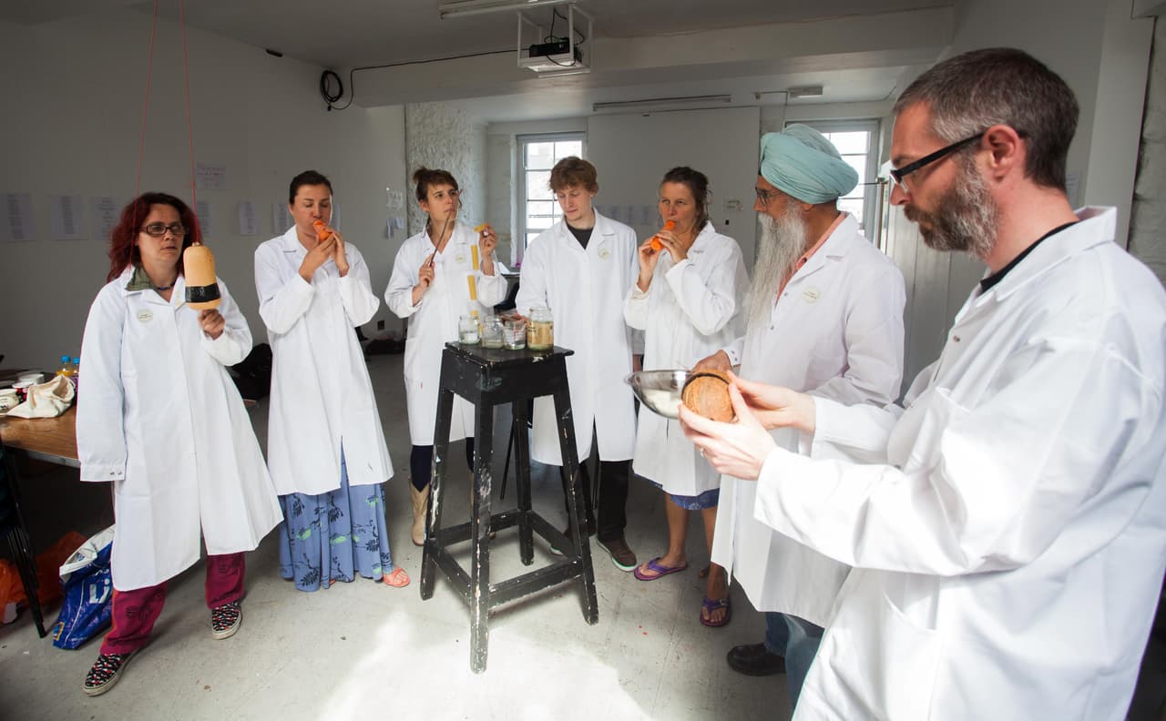 La Orquesta Verde ensaya la versión de Aaron Copland titulada “Fanfare for the common man”, un deleite para los oídos.