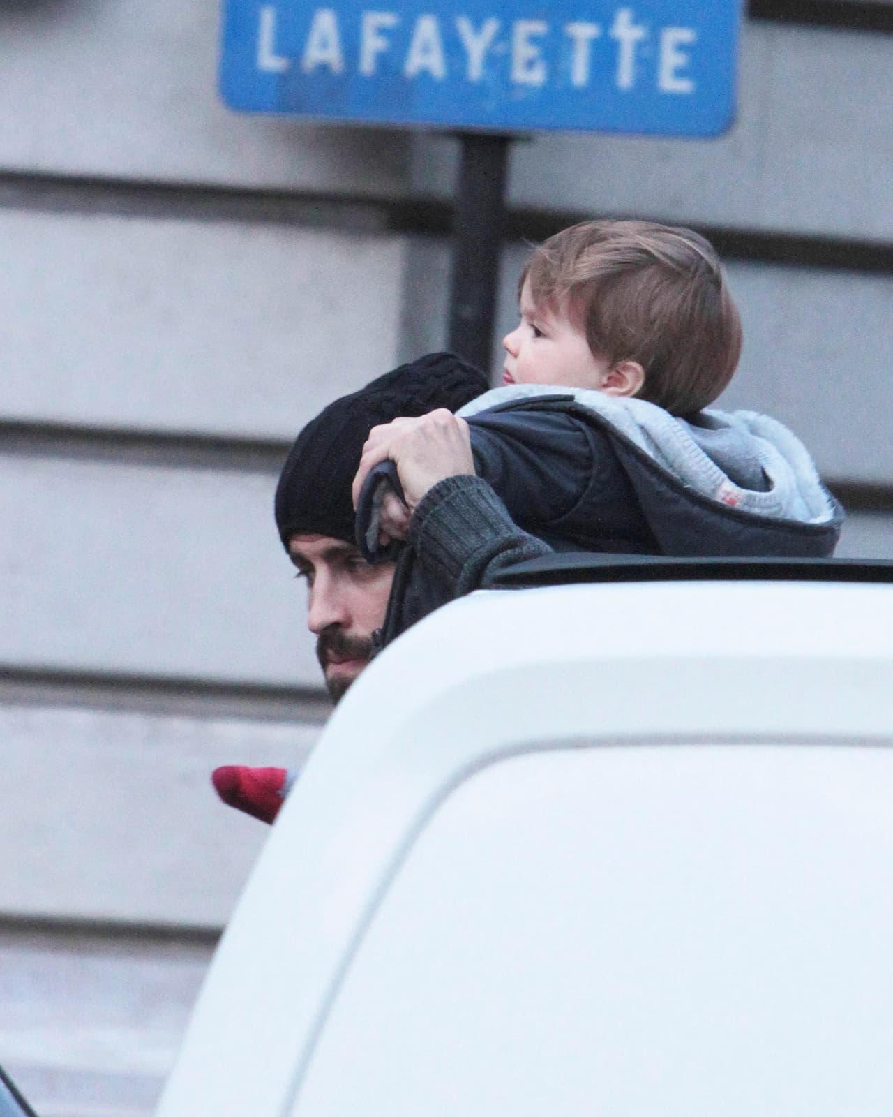 O tal vez vuelen a España para estar con la familia del futbolista.