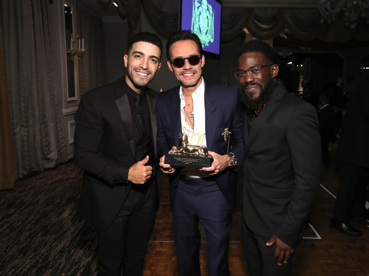 Marc Anthony aseguró ser un bendecido por tener la música en su vida, ya que gracias a ella “aprendí a contar historias y luchar por lo que creo 
<b><a href="https://www.univision.com/noticias/huracan-maria/senor-presidente-cierre-la-maldita-boca-le-dice-el-cantante-marc-anthony-a-donald-trump">y tener el coraje de enfrentarme al mundo</a></b>”.