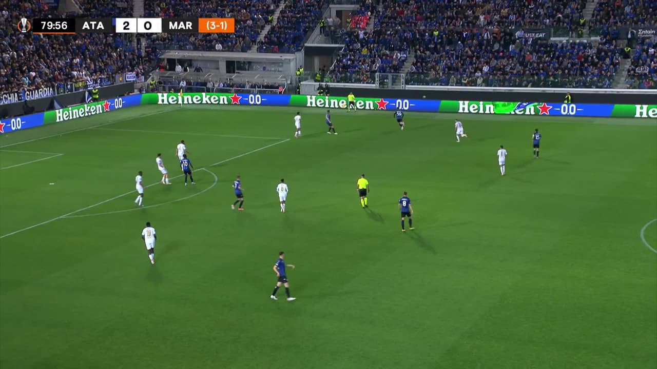 ¡TIRO ATAJADO! disparo por Teun Koopmeiners.