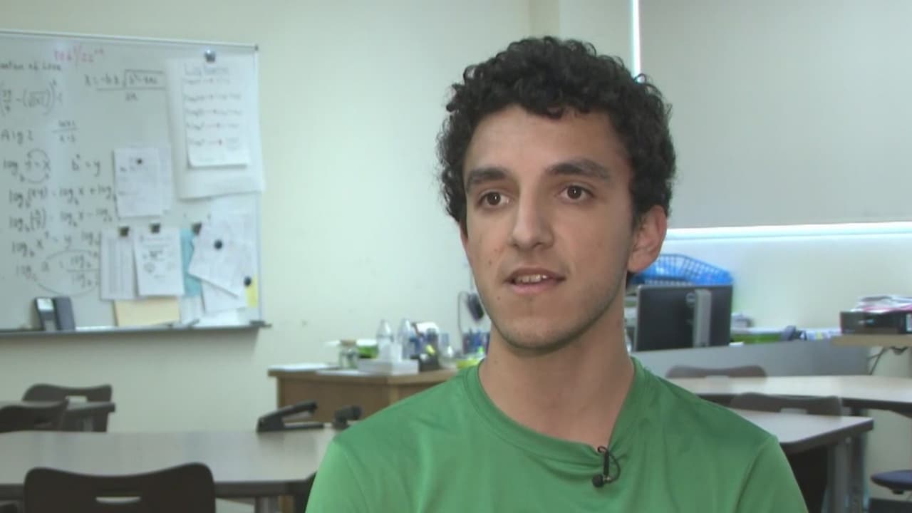 “Sí es posible llegar”: así fue como este hispano fue aceptado por tres de las mejores universidades de EEUU