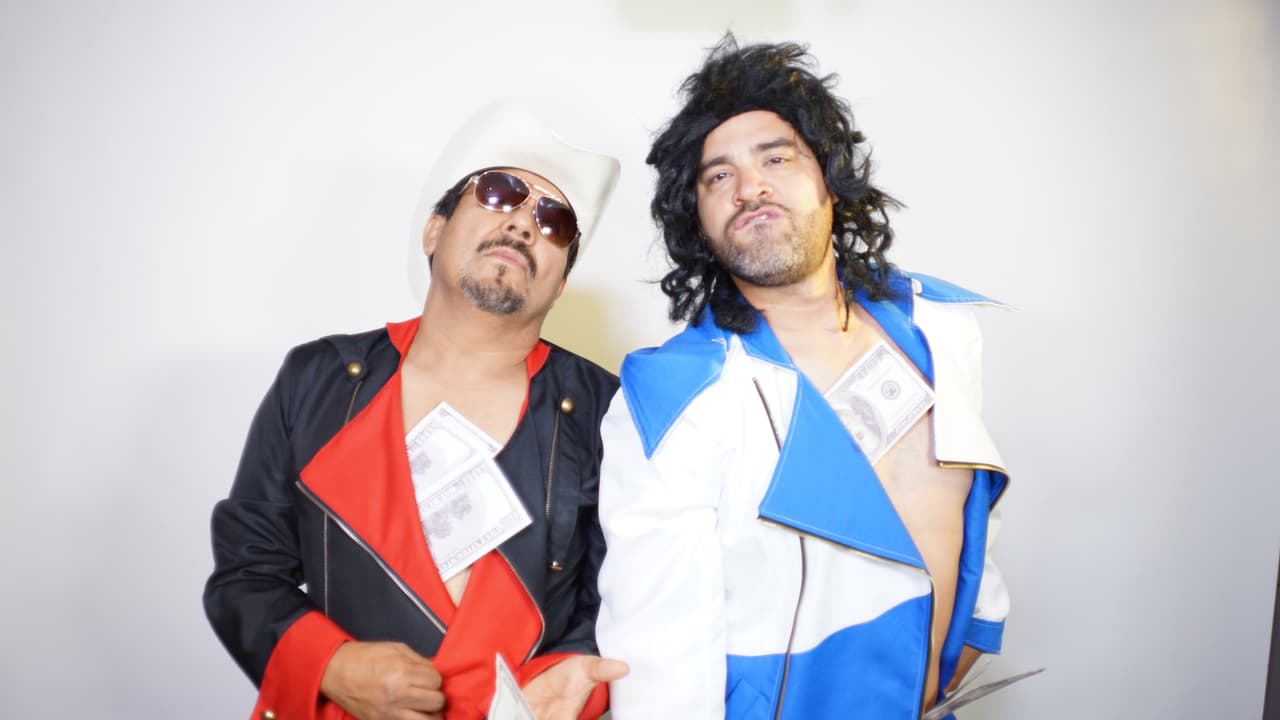 Carla Medrano no se resistió a los encantos de El Feo y Raúl 'El Pelón'.