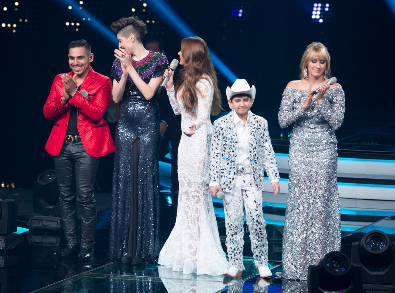 Después de 10 semanas de duro trabajo, la familia Barraza se corona como ganadora de Me Pongo de Pie, Paty Cantú y los Cervantes obtuvieron el segundo lugar, y Río Roma y los García el tercero, aunque estos últimos no quedaron conformes. Entre los invitados especiales estuvieron la Banda MS y La Arrolladora Banda El Limón.