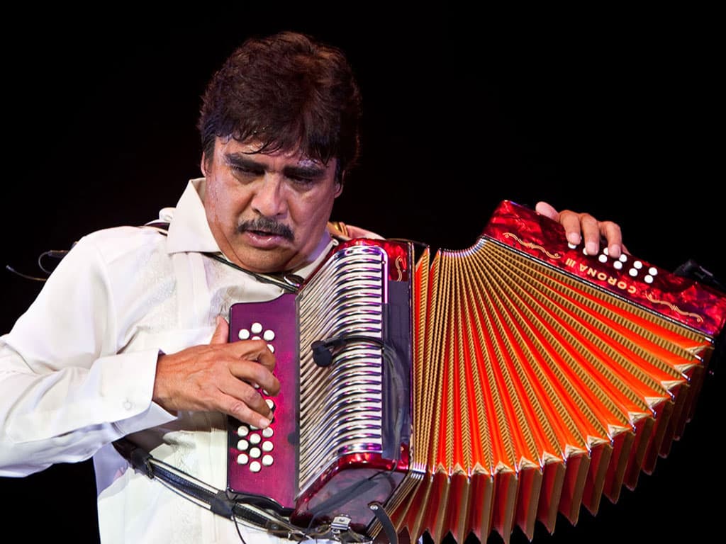A menudo, el cantante se dejaba ver en el Estadio BBVA apoyando a Rayados.
