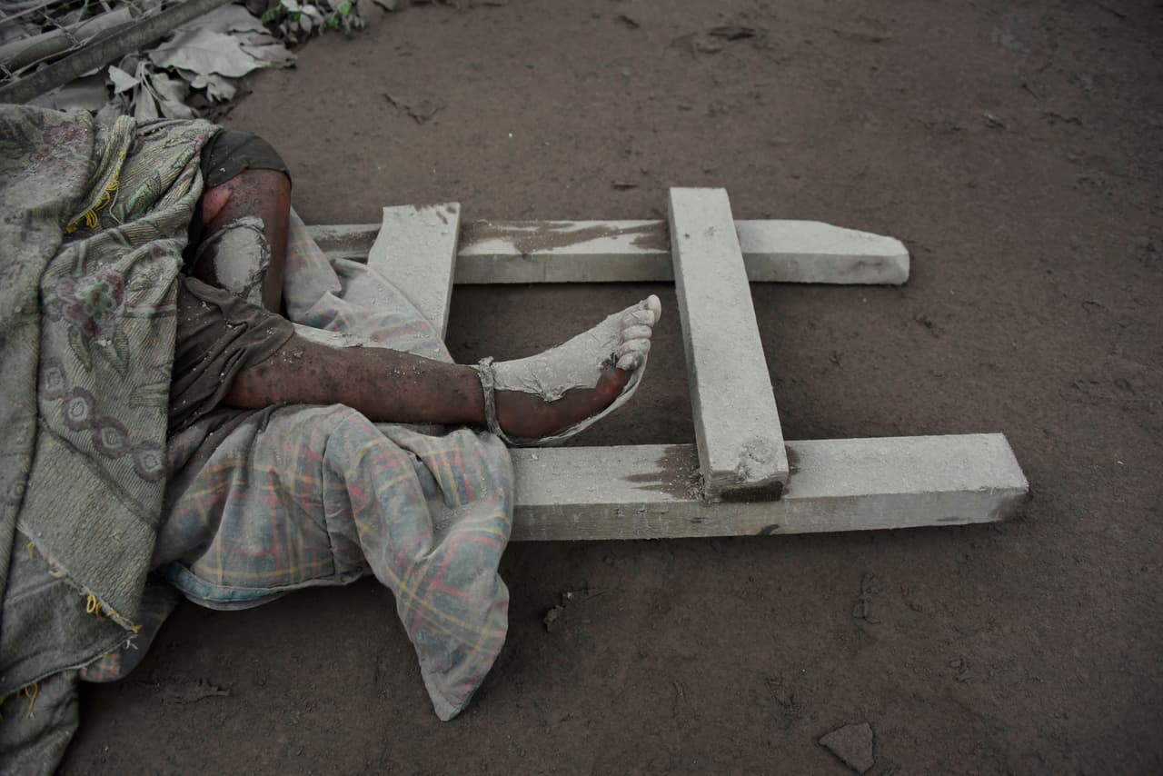 Al menos 25 personas perdieron la vida en varios poblados aledaños al volcán.