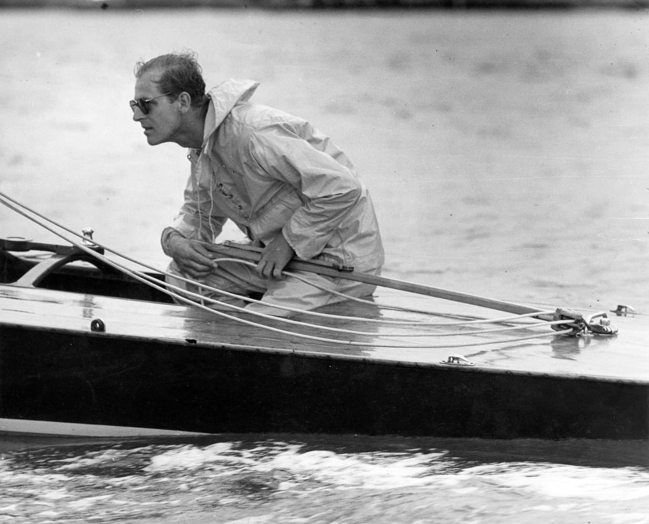 <h3 class="cms-H3-H3"><b>4.- Sus pasiones</b></h3>
<br>
<br>Los intereses en aves y la naturaleza lo han llevado a escribir libros sobre estos temas, además de la conducción de carruajes.
<br>