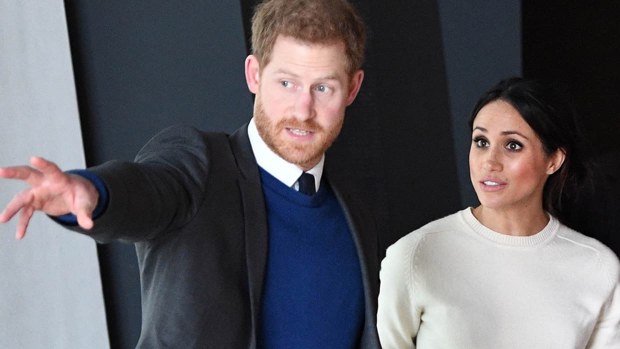 La duquesa de Sussex, recientemente nombrada vicepresidenta del Queen's Commonwealth Trust, 
<b><a href="https://www.univision.com/entretenimiento/realeza/muy-emocionada-la-mama-de-meghan-markle-rompe-el-silencio-sobre-el-embarazo-de-su-hija-fotos">espera el nacimiento de su primer hijo de manera inminente.</a></b>