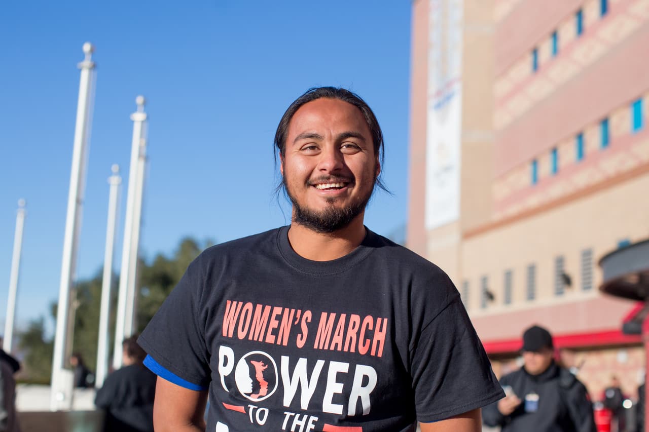 Enrique Miranda asegura que asistió por su mamá, por su novia: "Nos es justo que sufran tantos abusos, que sean las víctimas".