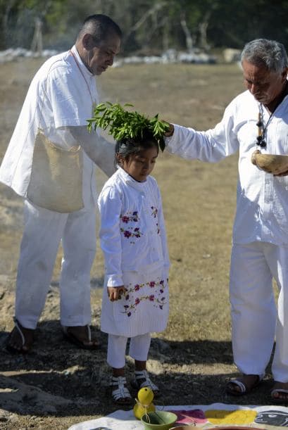 El aeropuerto del balneario Cancún, el segundo en número de operaciones de México después del de su capital, alcanzó este jueves la cifra de 14 millones de pasajeros en lo que va de 2012, con lo que supera el récord de 13,6 millones de usuarios en 2011.