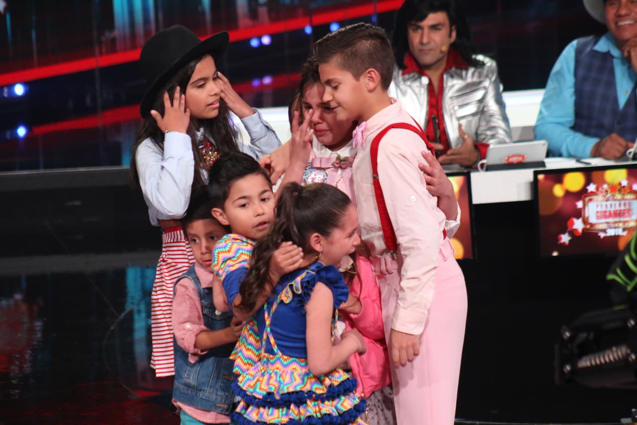 Los Adorables dijeron adiós con lágrimas en los ojos, pero también recibieron apoyo de Los Pequeños Guerreros.