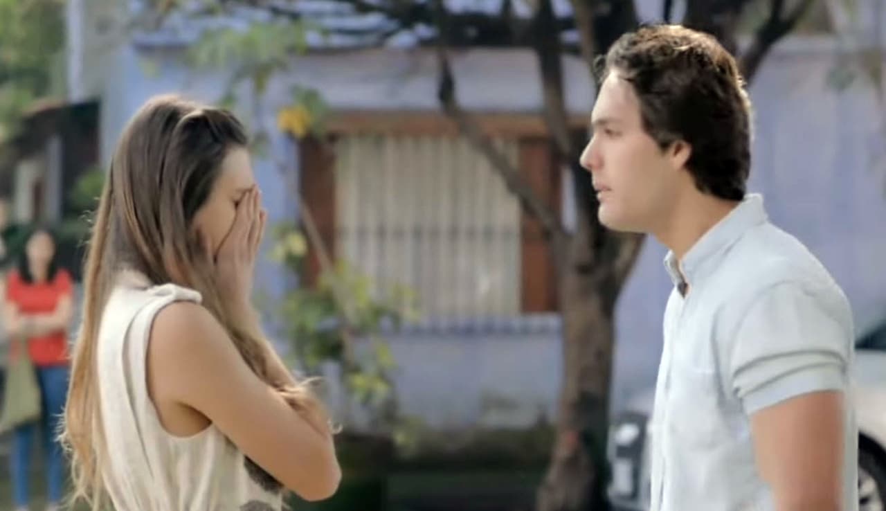 ¿Pero cómo comenzó todo? Valentina llamó la atención de Juliana cuando estaba peleando con su novio.