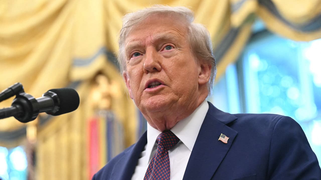 Corte determina que Trump no puede usar la Ley de Enemigos Extranjeros para deportar a venezolanos