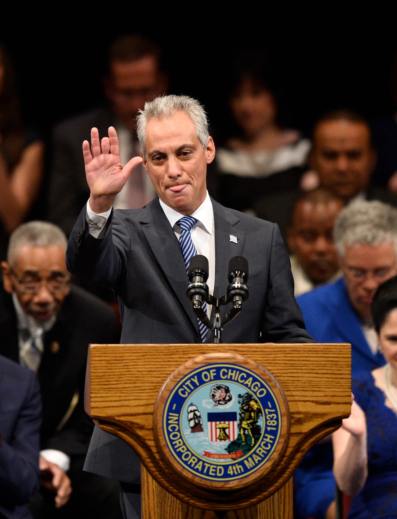 El alcalde de Chicago, Rahm Emanuel, tomó posesión de su segundo cargo como alcalde y el primer periodo de tesoreros, concejales y la secretaria municipal.