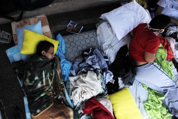 "Pero hasta ahora, no hemos tenido respuesta de las autoridades", siguió Arroyo, también estudiante de la ULA. "La ministra (de Educación Yadira) Córdova supuestamente venía el lunes, pero aún nada. Esperemos que no tenga que morir alguien para tome en serio nuestra protesta", zanjó.