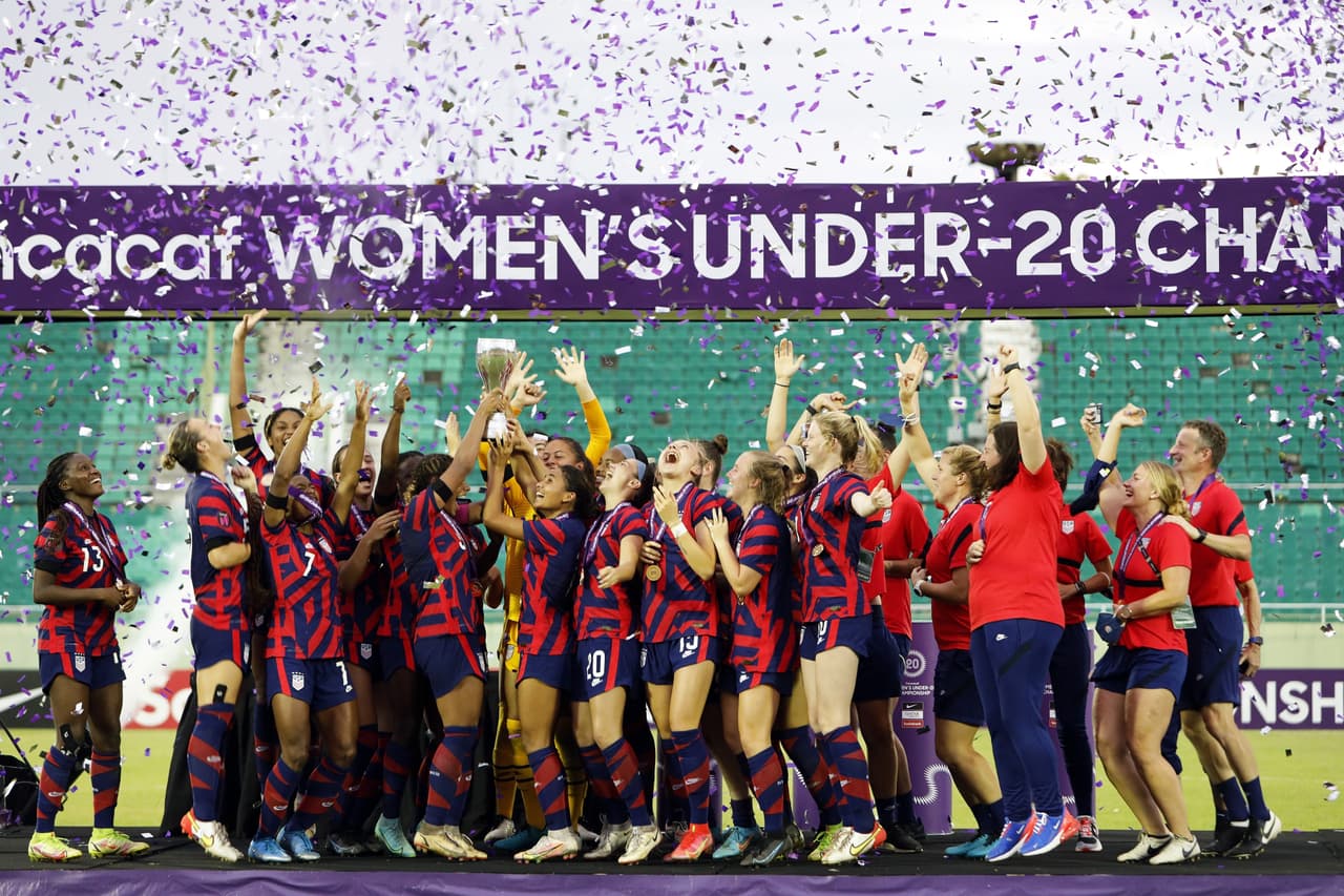 La selección femenil de los Estados Unidos derrotó a México en la Final del Premundial Sub-20 para coronarse por séptima ocasión en el torneo.