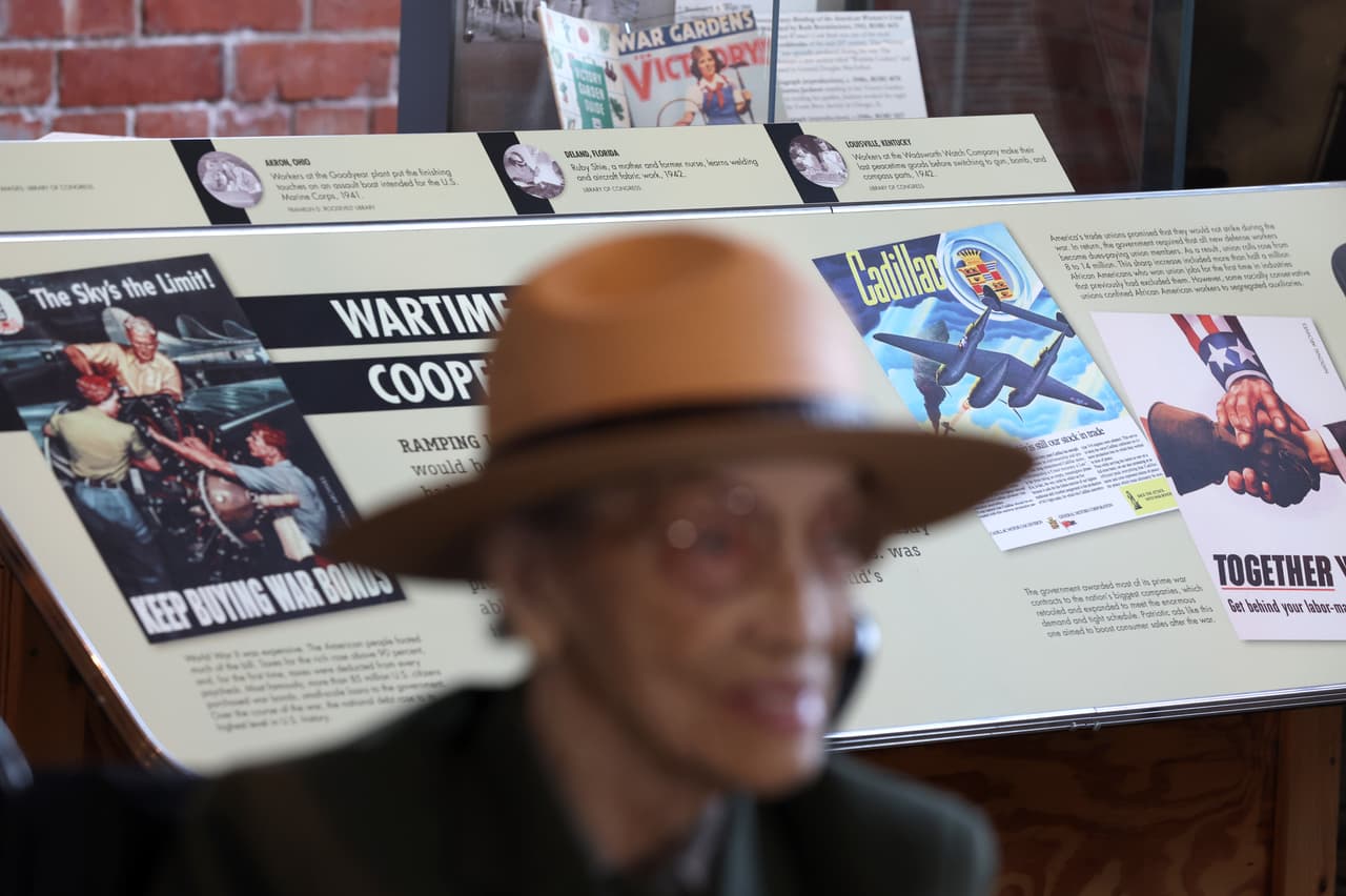 El Servicio de Parques Nacionales destacó la labora de Soskin y dijo que "estamos orgullosos de la dedicación de toda la vida de Betty a compartir su historia y le deseamos lo mejor durante su retiro".