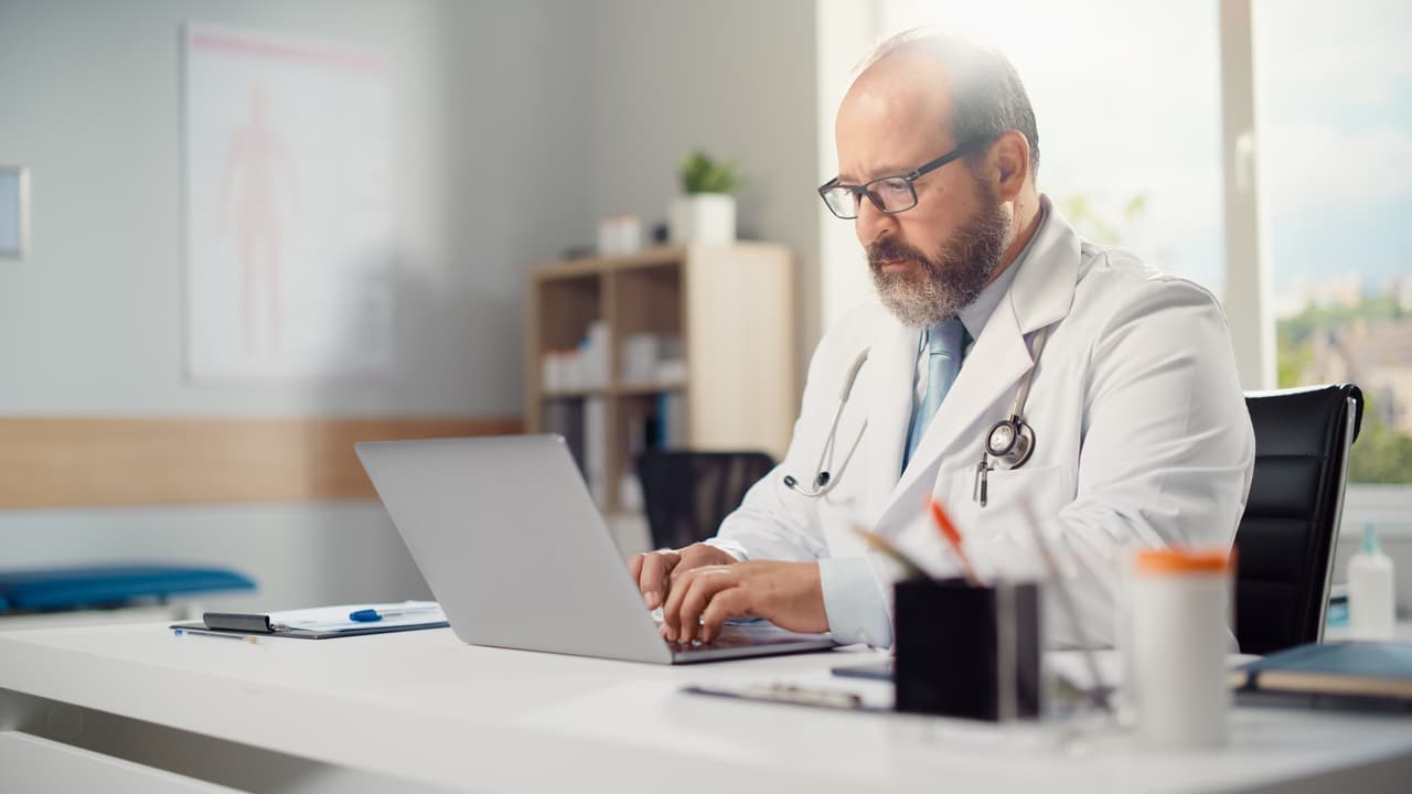 El condado está implementando lentamente su plan de Atención Médica Básica (BHC) desde el 15 de mayo, y estará completamente abierto a los residentes indocumentados a partir del 1 de junio.