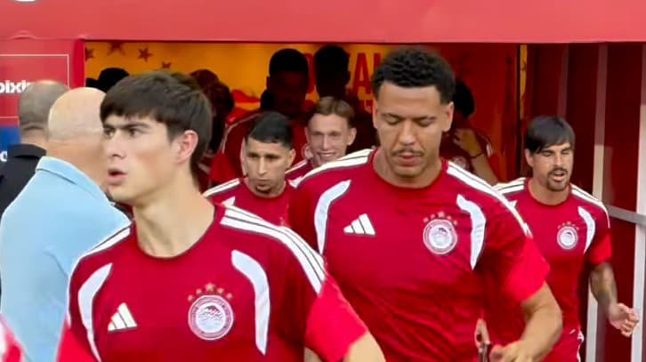 'Hormiga' González cae por primera vez en Grecia y ante su nuevo DT