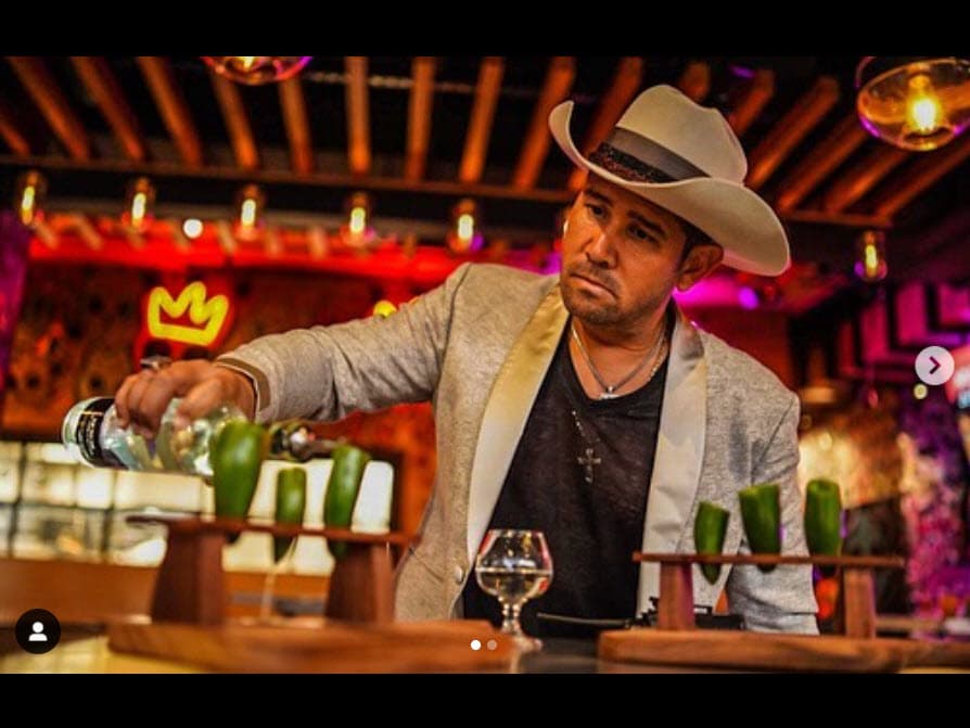 "Le dije que no me estuviera preguntando a mí, que eso es entre ella y él, que a mí no me metan, 
<b>y me bloqueó</b>", aseguró.
<br>