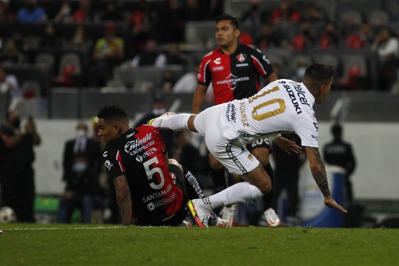 En un partido en el que las emociones llegaron hasta el final, los Rojinegros aprovecharon su lugar en la clasificaciòn para eliminar a Pumas.