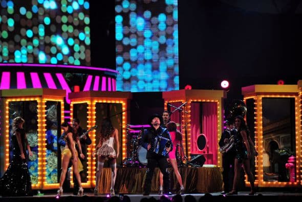 El escenario fue muy colorido.