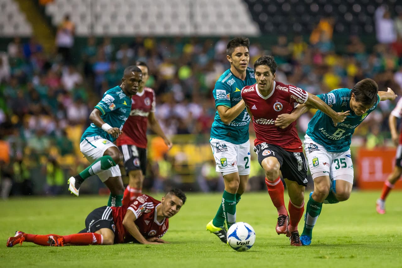 León 2-1 Tijuana: La Fiera ruge ante Xolos y recupera el liderato 