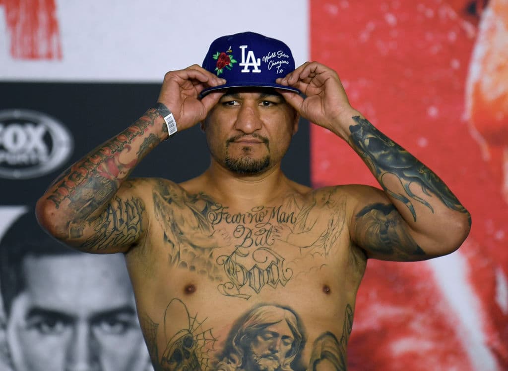 El primero en subir a la romana fue Chris Arreola que detuvo la aguja en 228 libras. Posteriormente llegó el turno para Andy Ruiz que puso el equilibrio en 256 libras.