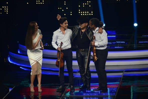 Cristian Castro y Espinoza Paz no pararon de ¿pelear?, los jueces fueron más duros, los capitanes se notaron un poco estresados, Gali lució súper sexy y una familia abandonó su sueño. Esto y más pasó en la segunda gala de Me Pongo De Pie.